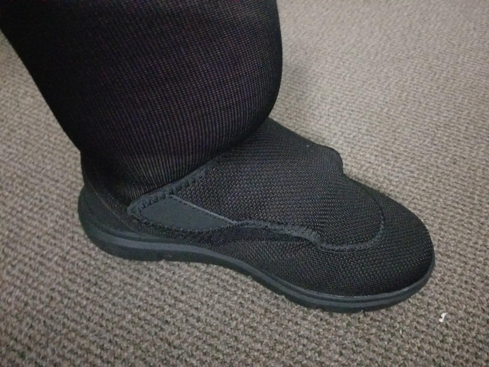 FitVille Diabetic Shoes for Men Extra Wide Slip-on Shoes for Swollen Feet Adjustable Walking Shoes for Elderly Foot Pain Relief Neuropathy - EasyTop Wings customer photo 1