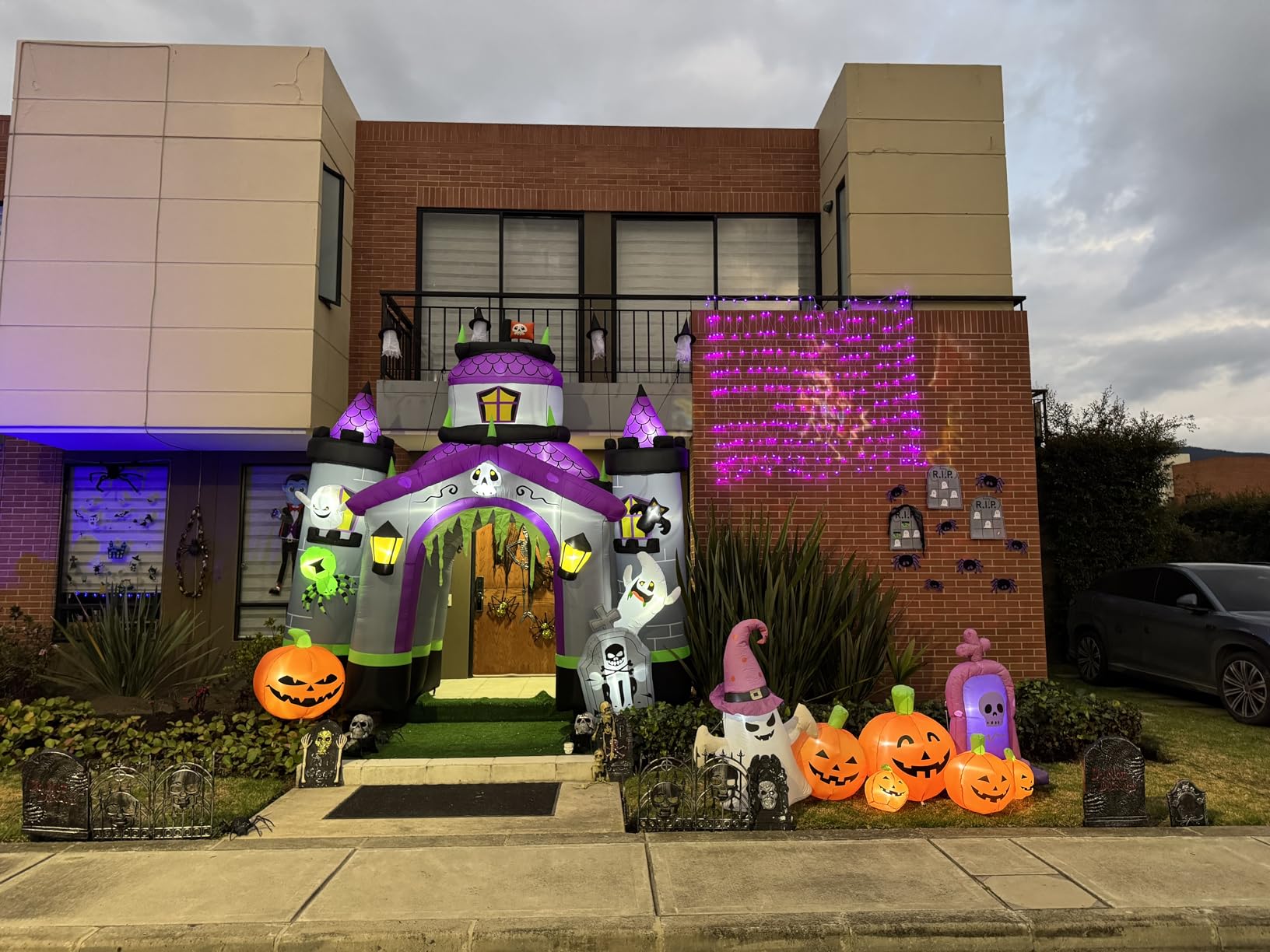 ZPISF Halloween Inflatables Giant 12.5 FT Haunted House Castle Archway Outdoor Decorations, Large Halloween Arch Blow Up Yard Decorations for Front Lawn Garden Decor customer photo 1