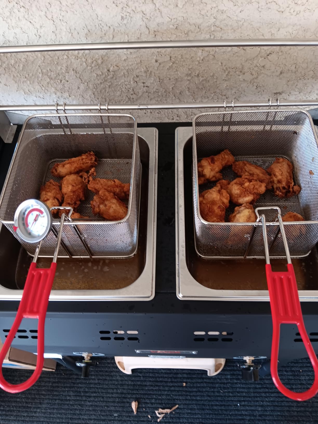 VEVOR Outdoor Propane Deep Fryer, Double Burners Commercial Fryer, 16 Qt Stainless Steel Cooker with Removable Baskets & Lids & Tanks, Oil Fryer Cart with Thermometer & Regulator, For Outdoor Cooking customer photo 1