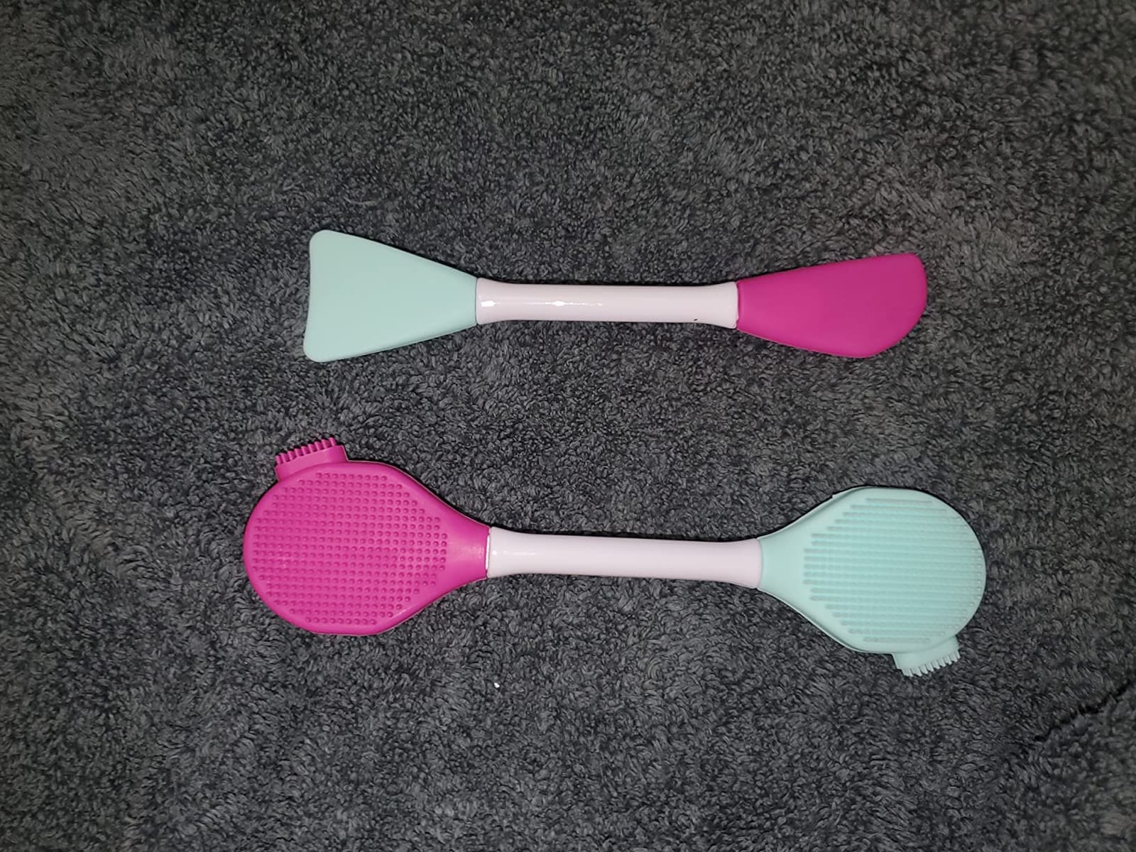 RamPula Facial Cleansing Brush, 2 in 1 Silicone Face Mask Brush & Face Scrubber, For Exfoliating, Massaging, Remove Blackheads, Makeup Skincare Removal, Applicator for Mud, Clay, Body Lotion, DIY Mask customer photo 1