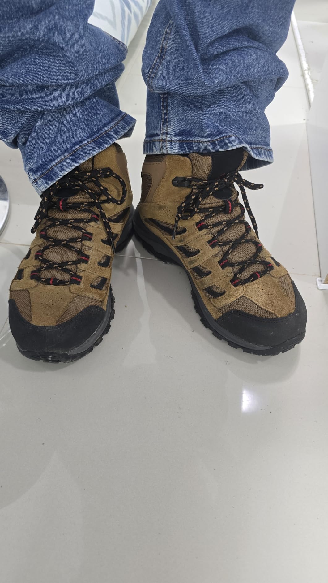 Columbia Men's Crestwood Mid Waterproof Hiking Boots customer photo 2
