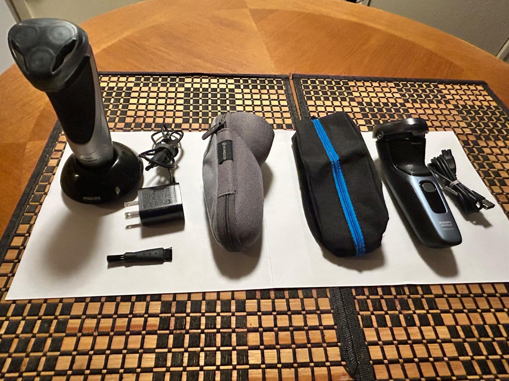 Philips Norelco Shaver 3600 Series, Wet and Dry Electric Shaver, P-Cap, Travel Pouch, Storm Blue, Model S3243/91 customer photo 1