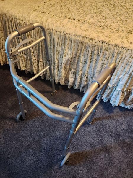 Medical king Walkers for Seniors Aluminum Lightweight Walker with Wheels, Folding customer photo 1