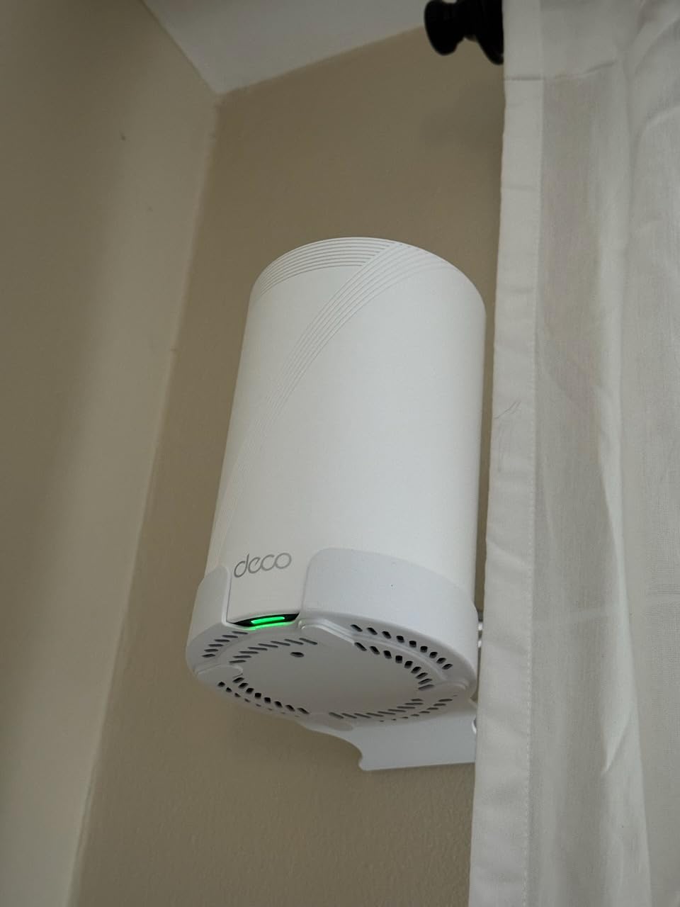 TP-Link Deco 7 Pro Tri-Band WiFi 7 BE10000 Whole Home Mesh System 6-Stream 10 Gbps | 4 x 2.5G Ports Wired Backhaul, 4 x Smart Internal Antennas, Up to 7,600 Sq.ft, VPN, HomeShield, AI-Roaming (BE63 3-Pack) customer photo 2