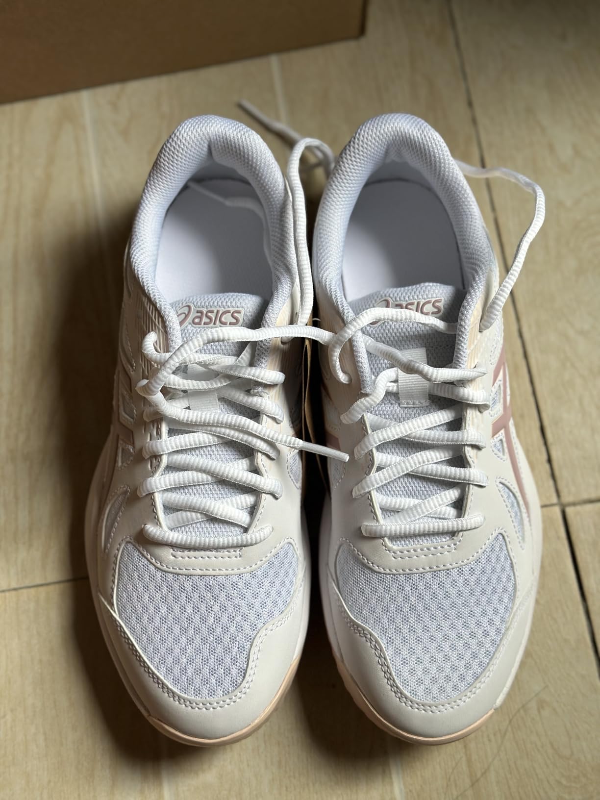 ASICS Women's Upcourt 6 Volleyball Shoes customer photo 1