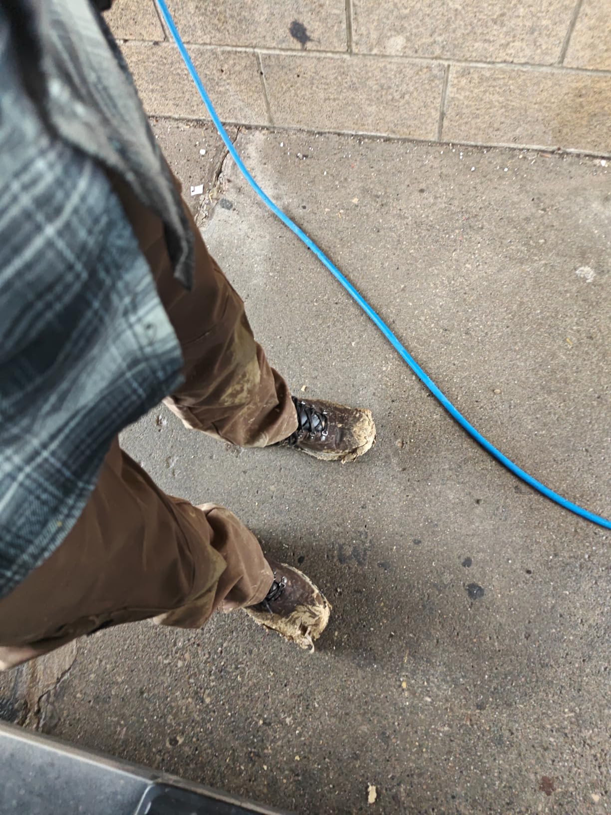 Timberland Men's Flume Mid Waterproof Hiking Boot customer photo 2