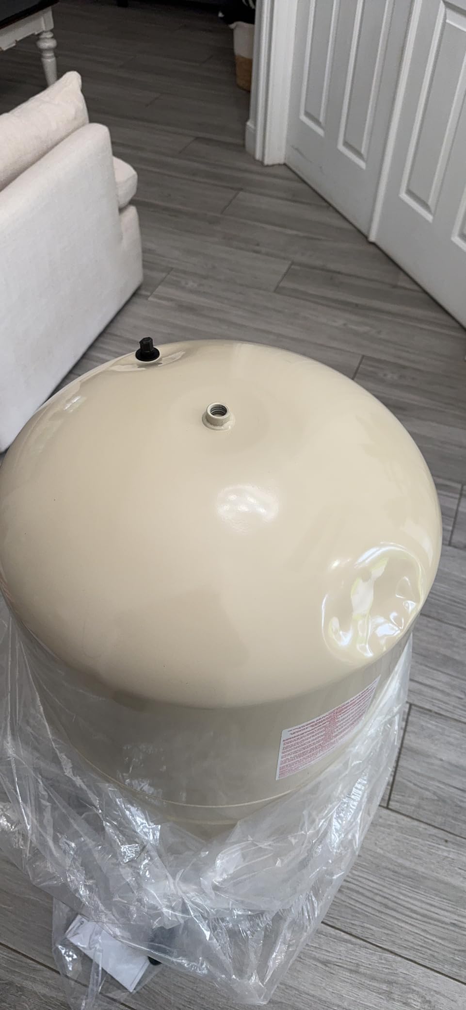 Red Lion RL34A, Vertical Pre-Charged Well Pressure Tank, 34 gallon customer photo 1