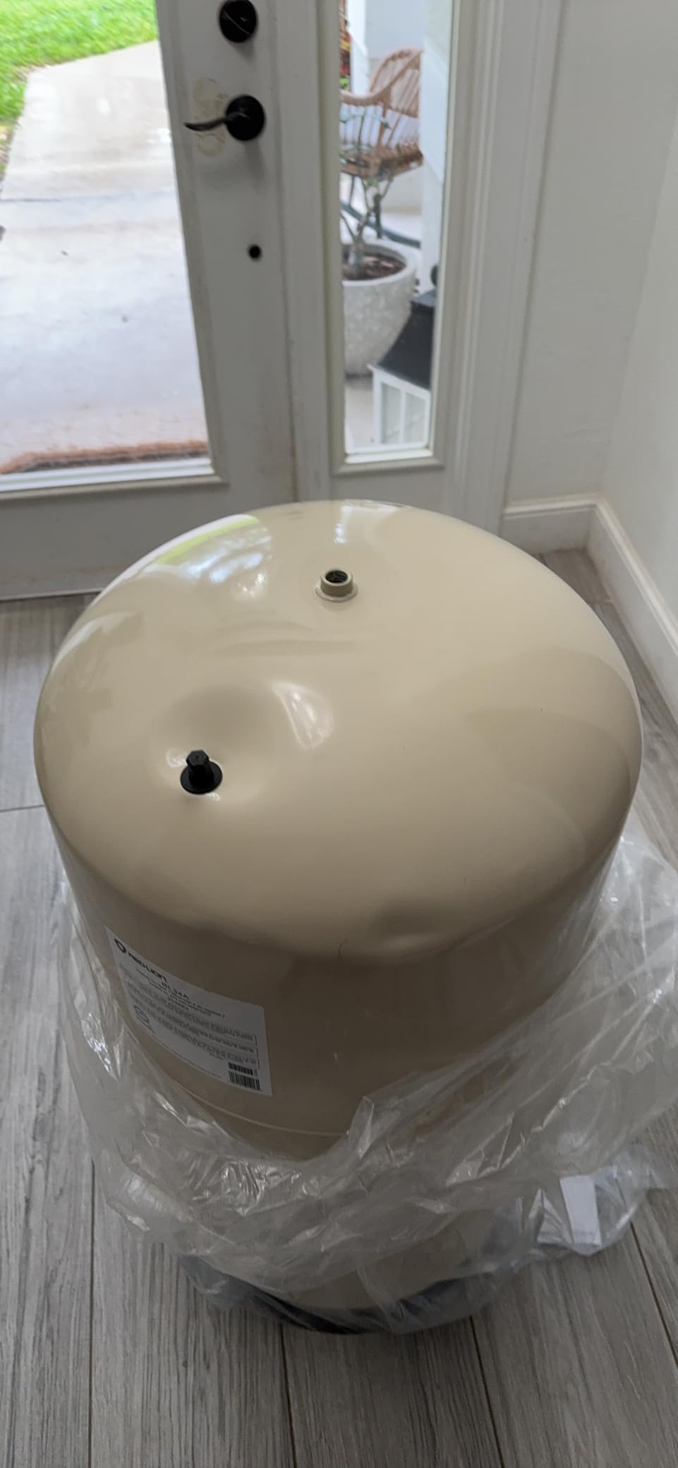 Red Lion RL34A, Vertical Pre-Charged Well Pressure Tank, 34 gallon customer photo 2