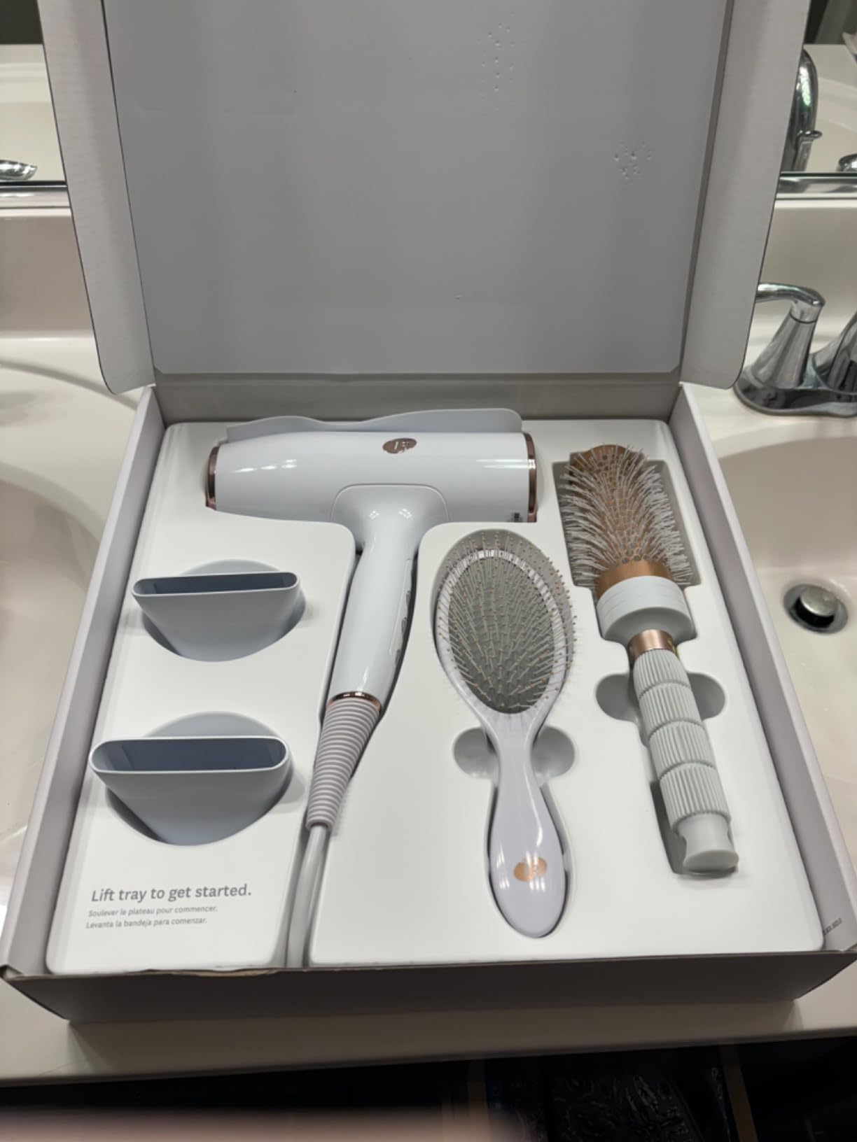 T3 AireLuxe Ionic Hair Dryer and Styling Set, Professional Blow Dryer for Frizz-Free Fast Drying, 5 Heat & 3 Speed Settings, Cool Shot, Paddle Brush & 2.5 Round Brush for All Hair Types customer photo 2