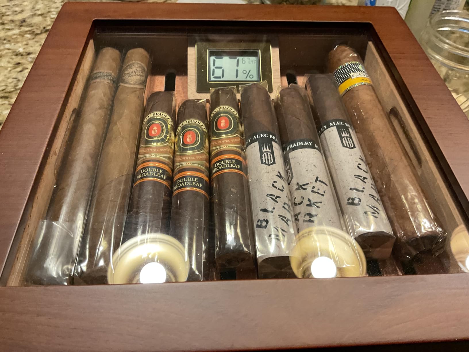 Flauno Cigar Humidor with Air Circulation System, Hold 40 Rubustos, Thicker Spanish Cedar, Accurate Digital Hygrometer, Drawer, Humidifier, Divider, Lock, Gift for Cigar Lovers customer photo 2