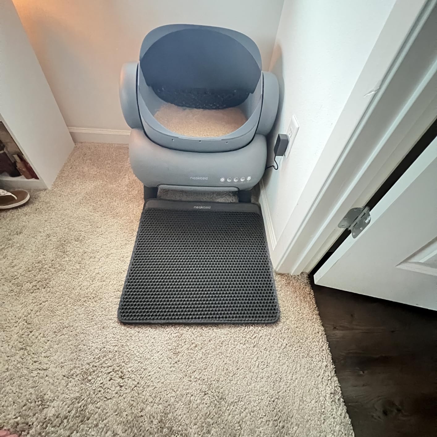 Neakasa M1 Plus Open-Top Self-Cleaning Cat Litter Box, 360 Degree Safety Sensors, Advanced Odor & Leak Control, Automatic for Large & Multi-Cat Homes, Litter Mat & 2 Rolls Refill Bags Included customer photo 1
