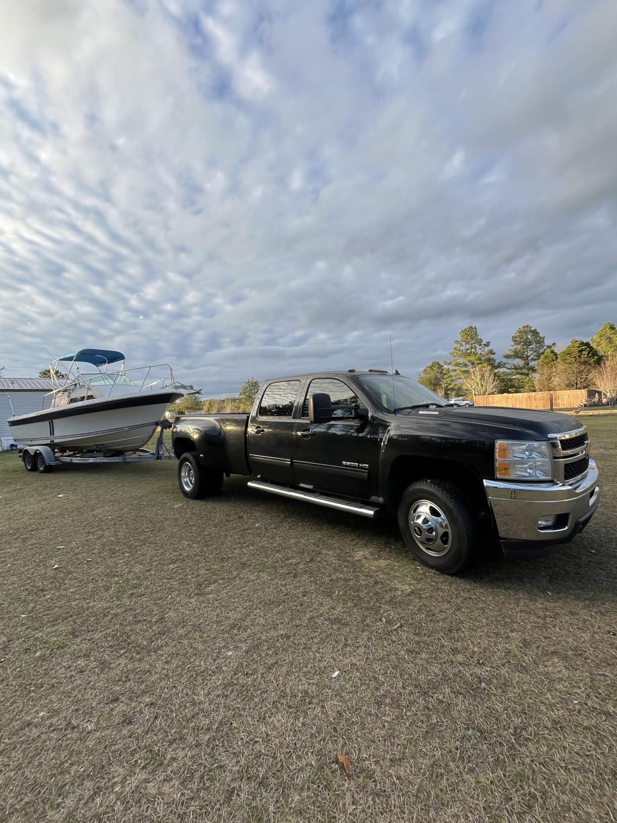 VEVOR 4 Bow Boat Bimini Tops, 600D Polyester Canopy with Aluminum Alloy Frame, Waterproof & Sun Shade Boat Awning Canopy with Storage Bag, 2 Support Poles, 4 Straps, 8'Lx(91
