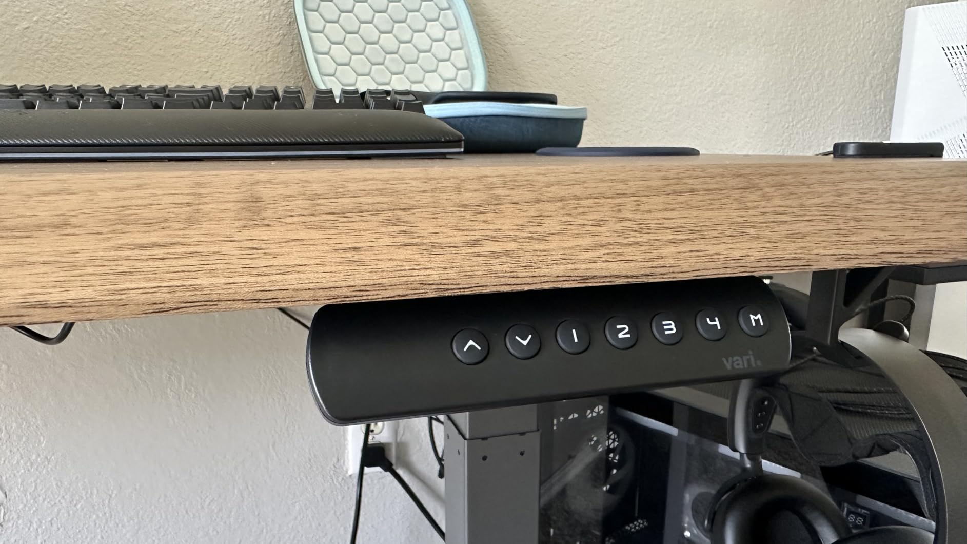 Vari ComfortEdge 72x30 Inch Electric Standing Desk - Height Adjustable Large Office Sit Stand VariDesk with Sloped Edge, Memory Presets, 180 LB Capacity + Tool-Free Assembly (Reclaimed Wood) customer photo 1