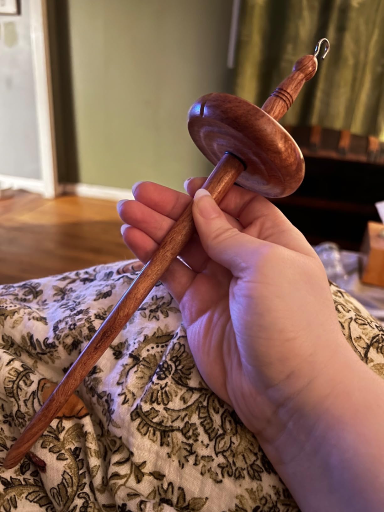 SAVINA Wooden Top Whorl Drop Spindle for Spinning Wool Roving into Yarn | Hardwood spinning tool for smooth fiber drafting & hand spinning customer photo 2