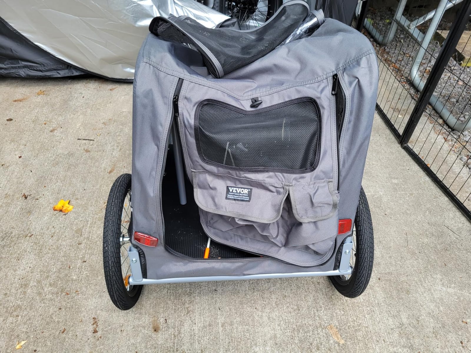 VEVOR Dog Bike Trailer, Supports up to 88 lbs, Pet Cart Bicycle Carrier, Easy Folding Frame with Quick Release Wheels, Universal Bicycle Coupler, Reflectors, Flag, Collapsible to Store customer photo 1