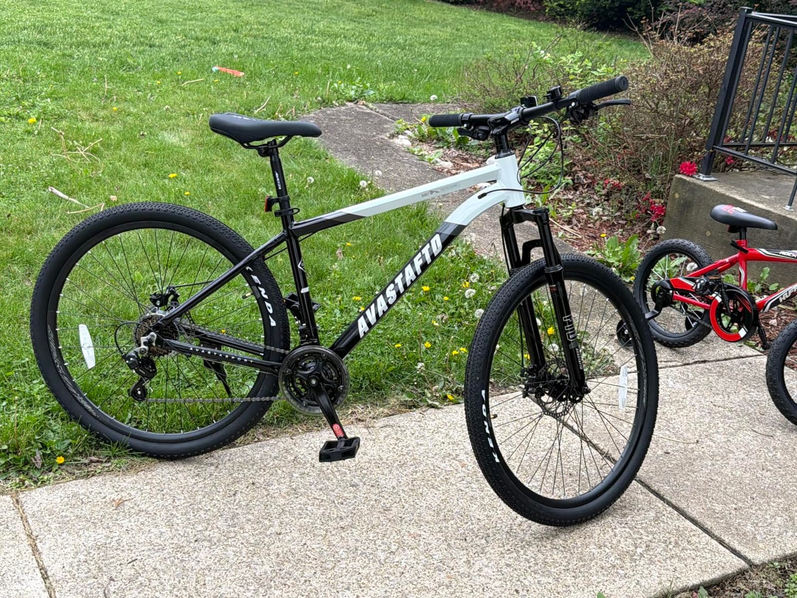 AVASTA Earth 26 27.5 inch Mountain Bike with 21-Speed, Aluminum Frame, Dual Disc Brake, Comfortable Saddle, Multiple Colors customer photo 1