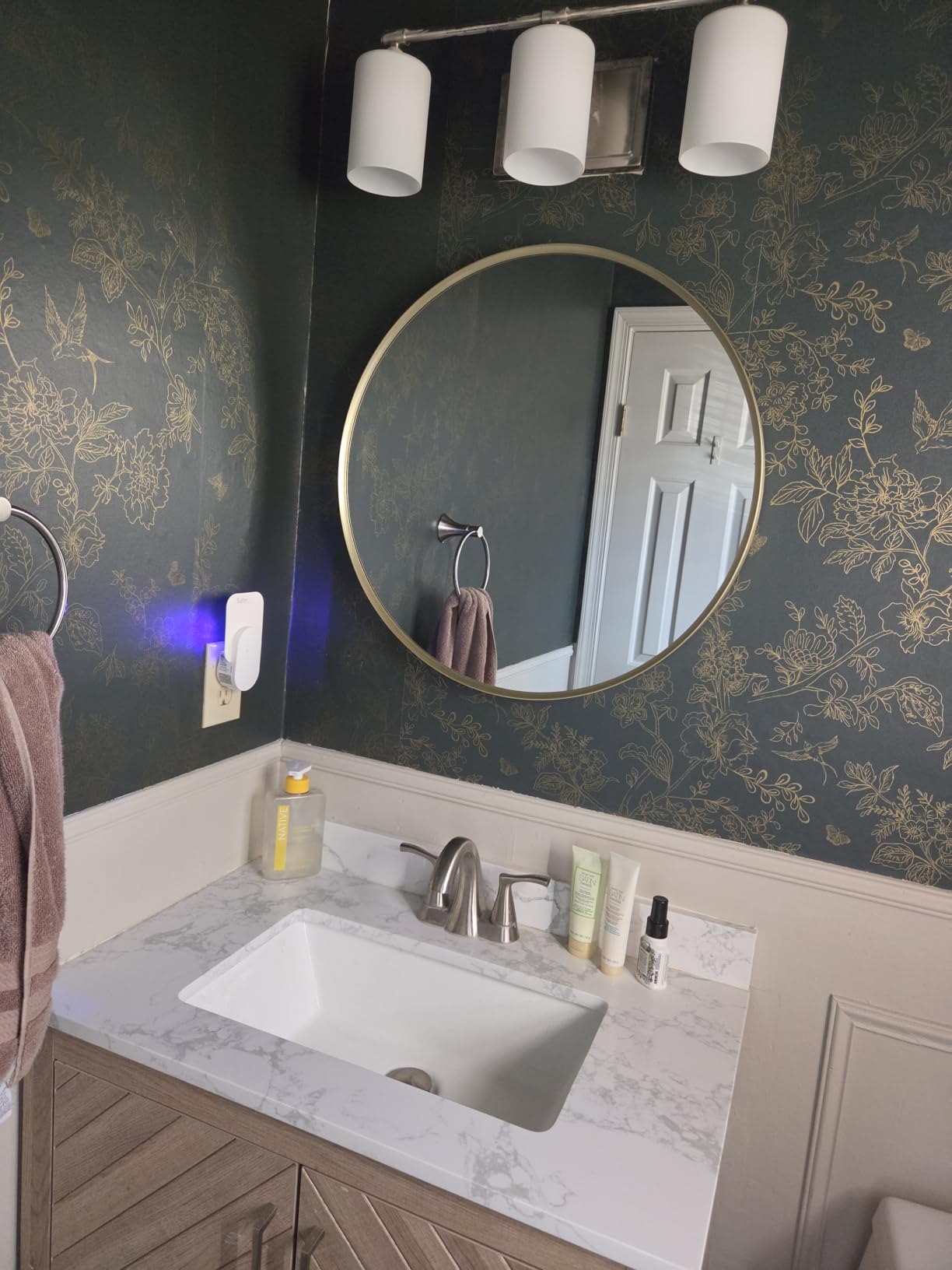 Froluya Cream White and Blue Peel and Stick Wallpaper Floral Contact Paper | 17.7in×118.1in Blue Floral Wallpaper Peel and Stick Vintage Flower Bird Self Adhesive Removable Wall Paper for Bathroom Vinyl customer photo 1