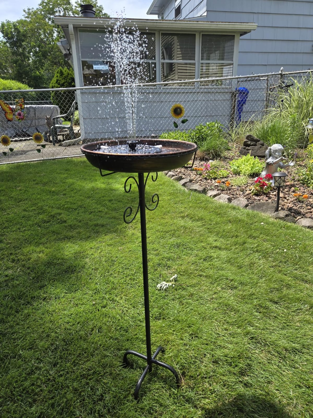 Daoeny 35In Metal Bird Bath for Outside, Vintage Freestanding Birdbaths & Birdfeeder, Bird Baths Feeder Bowl for Outdoors Garden Patio Yard Lawn Decor, Upgraded 5-Pronged Base (Antique Bronze) customer photo 1
