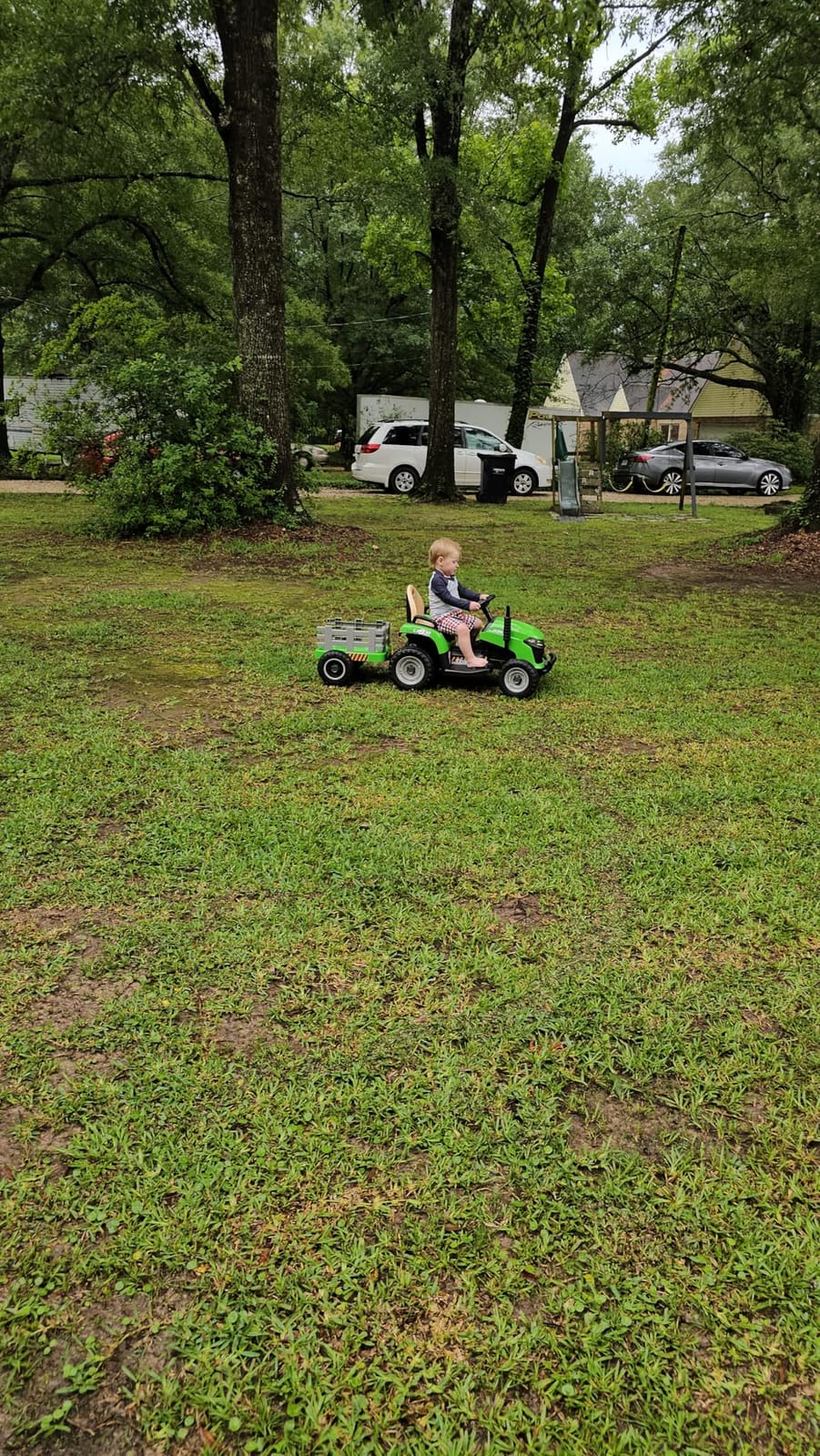ARBELI 12V 7AH Kids Ride On Tractor w/Trailer & Remote Control, Green | Ride on toys for kids ages 2-5, dual 45w motors, shifter, 66lbs weight capacity, bluetooth music, birthday gift customer photo 2