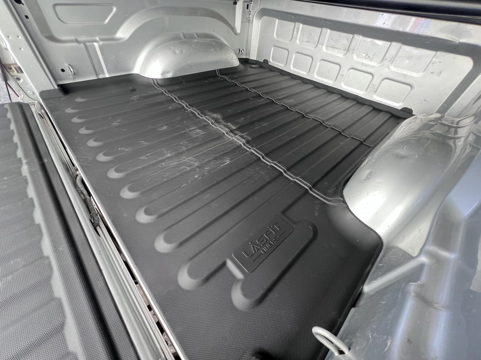 LASFIT Truck Bed Mat for Chevrolet Silverado/GMC Sierra 1500 2019-2026 customer photo 2