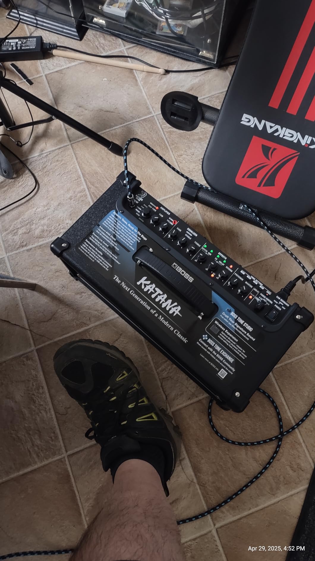 BOSS Katana Head Gen 3 Guitar Amplifier | Compact 100-Watt Amp Head | Evolved Tube Logic Sound | 12 Amp Characters | Onboard BOSS Effects | Advanced Connectivity | Built-in 5-Inch Practice Speaker customer photo 2