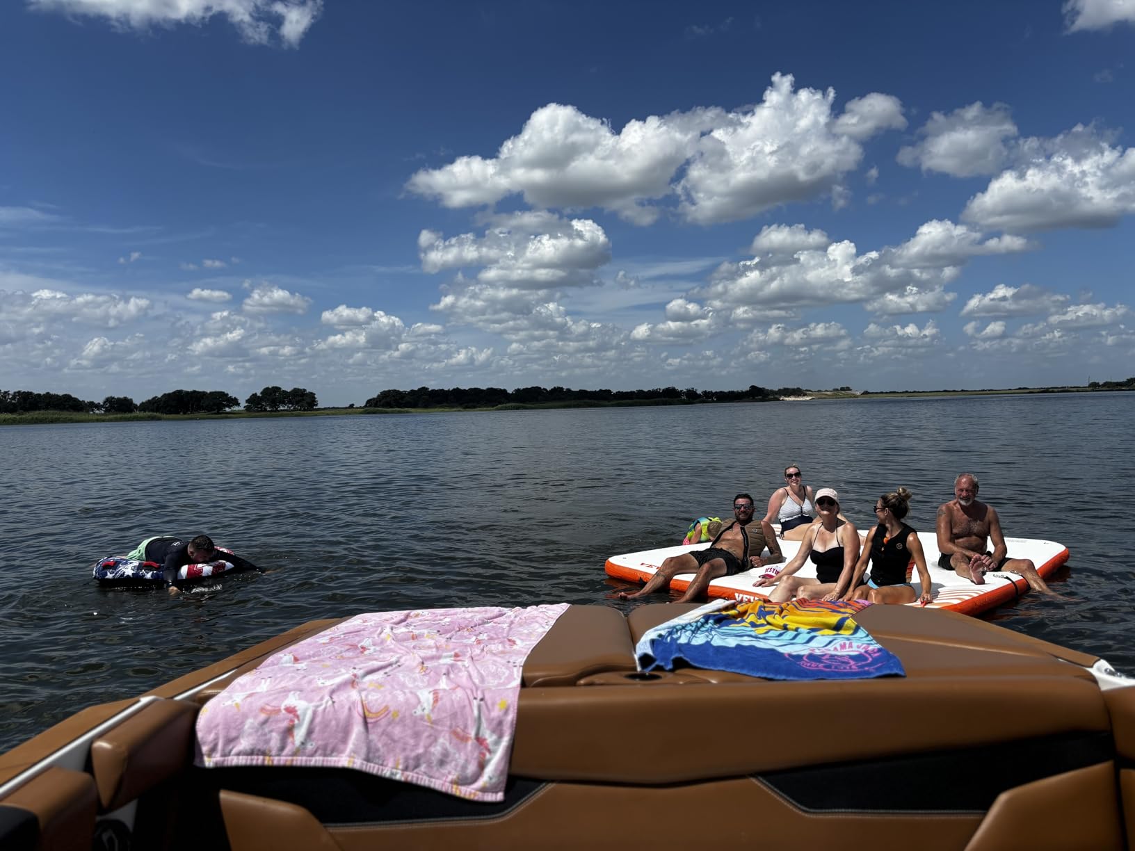 VEVOR Inflatable Floating Dock, Inflatable Dock Platform, Non-Slip Air Dock Platform with Portable Carrying Bag & Detachable Ladder, Floating Platform Island Raft for Pool Beach Ocean customer photo 1
