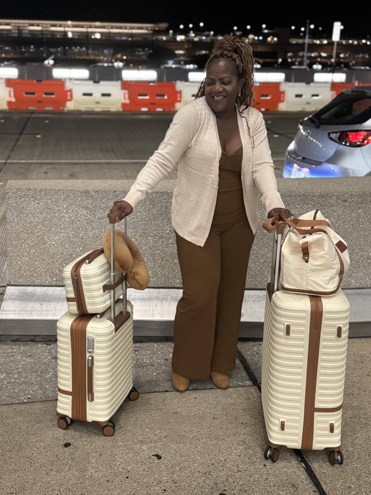 Joyway Luggage Set 7 Piece Suitcase Sets with Spinner Wheel,Hardside Expandable Travel Laggage with TSA Lock (18/20/24/28 White customer photo 1