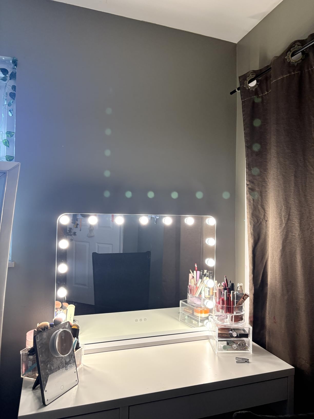 Hasipu Vanity Mirror with Lights, 40