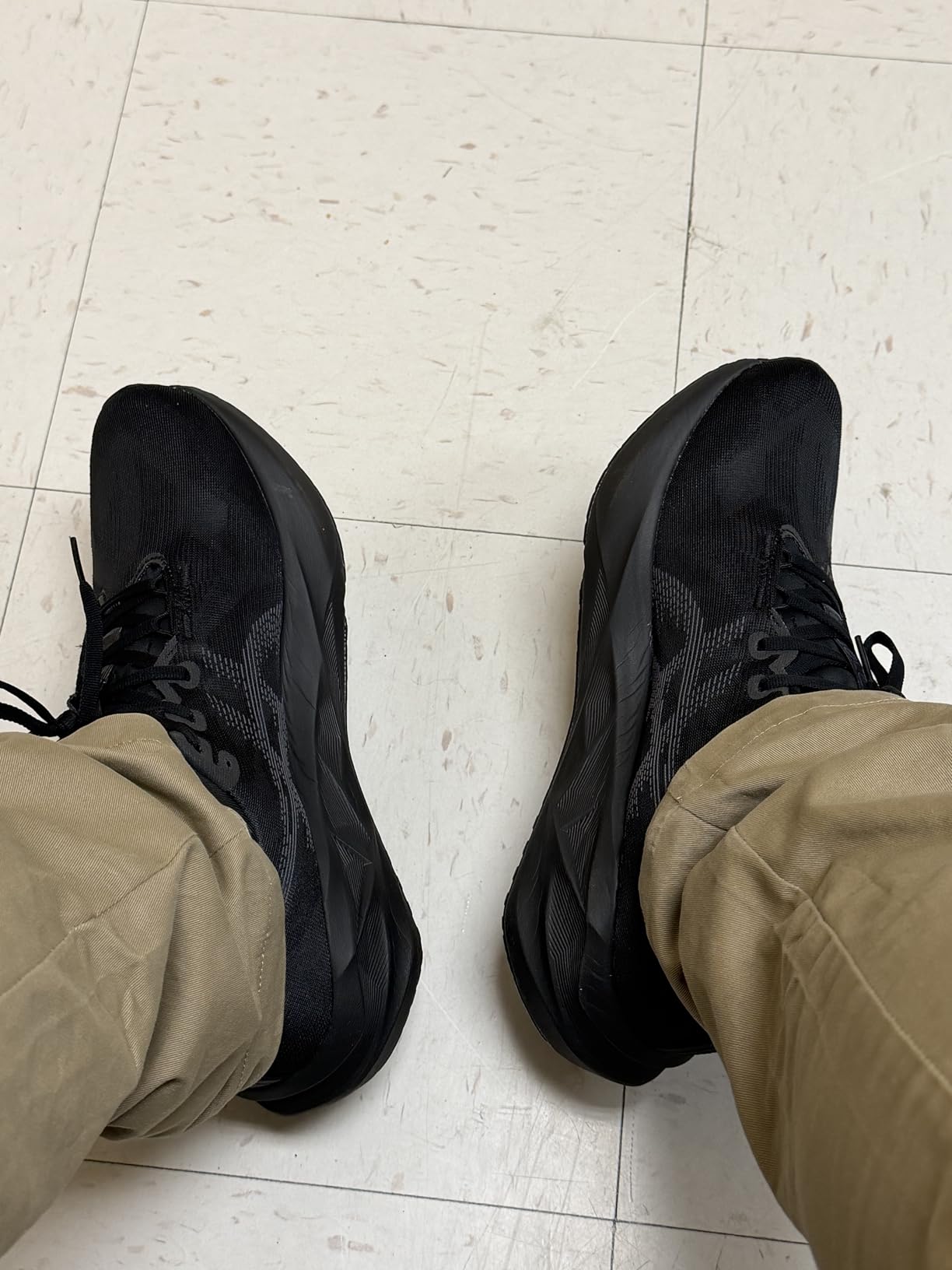 ASICS Men's NOVABLAST 5 Running Shoes customer photo 1