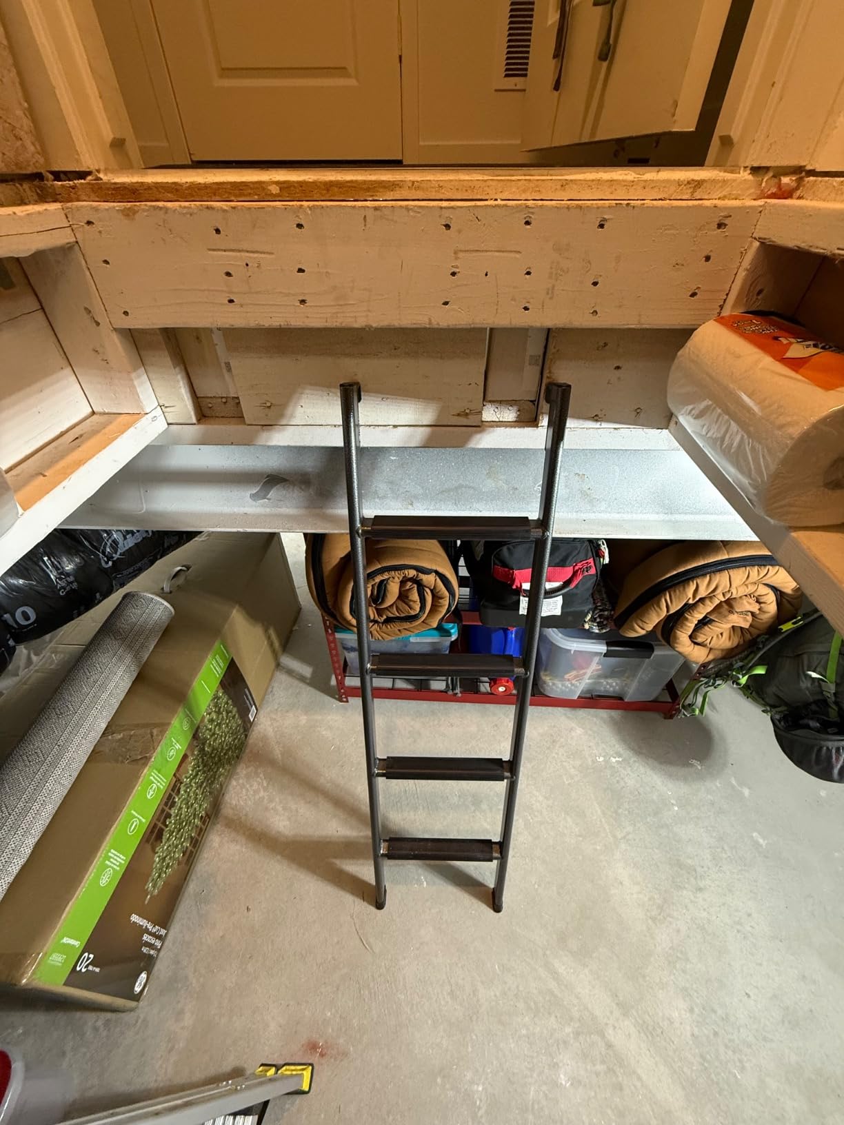 Anti-Slip RV Bunk Ladder, 57in Integrated Heavy Duty Steel, Black | Camper Bunk Bed Ladder with Anti-Slip Rubber Foot Pads and Hooks customer photo 1