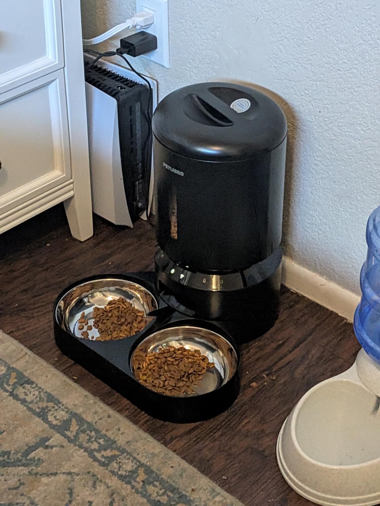 PETLIBRO Automatic Cat Feeder for 2 Cats, 5G&2.4G WiFi Pet Feeders, 5L Programmable Cat Food Dispenser with Airtight Lock-Fresh Technology, Dual Stainless Steel Bowls, Low Food Sensor customer photo 1