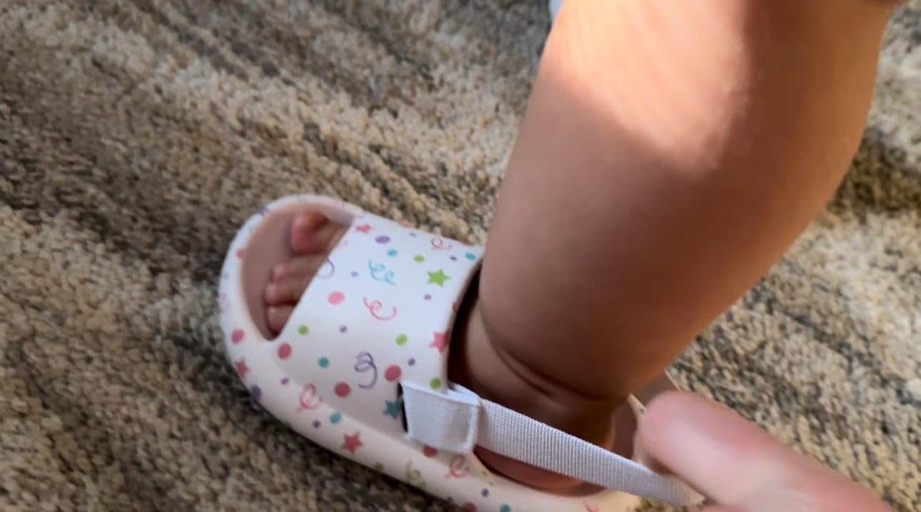 INMINPIN Toddler Boys Girls Slides Sandals Comfort Beach Pool Shower Slippers with Elastic Back Strap customer photo 1