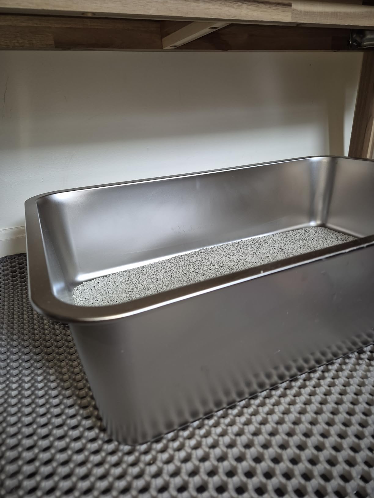 Kirecoo Large High Sided Stainless Steel Cat Litter Box, Non-Stick | Solid Metal Box, Odor Free, Non Stick, Rust Proof, Easy to Clean, Ideal for Cats, Kitten, Kitty & Rabbits, Indoor Use customer photo 1