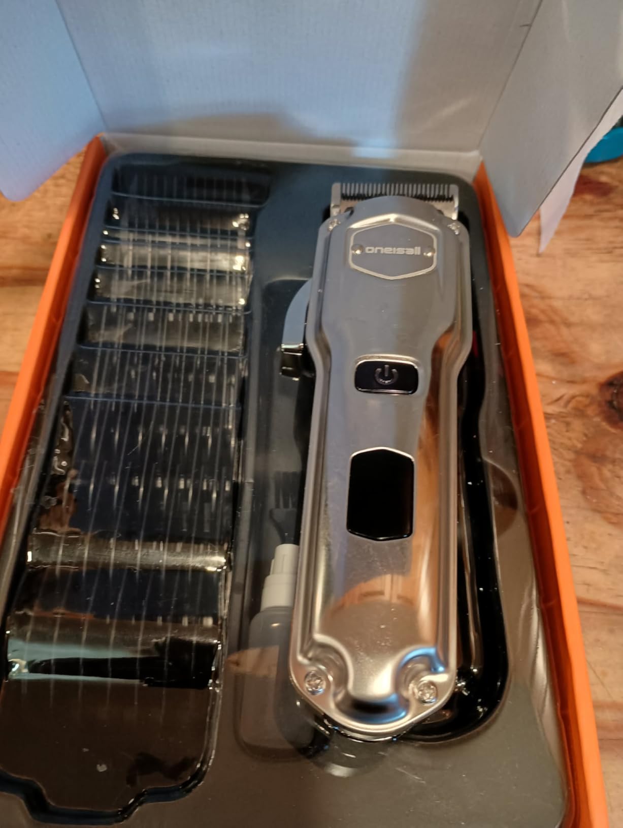 oneisall Professional Dog Grooming Clippers for Thick Hair | 4 Metal Combs, Stainless Steel Blades, Rechargeable Cordless, Low Noise, 4H Runtime, IPX7 Waterproof, LED Display, 676PRO customer photo 1