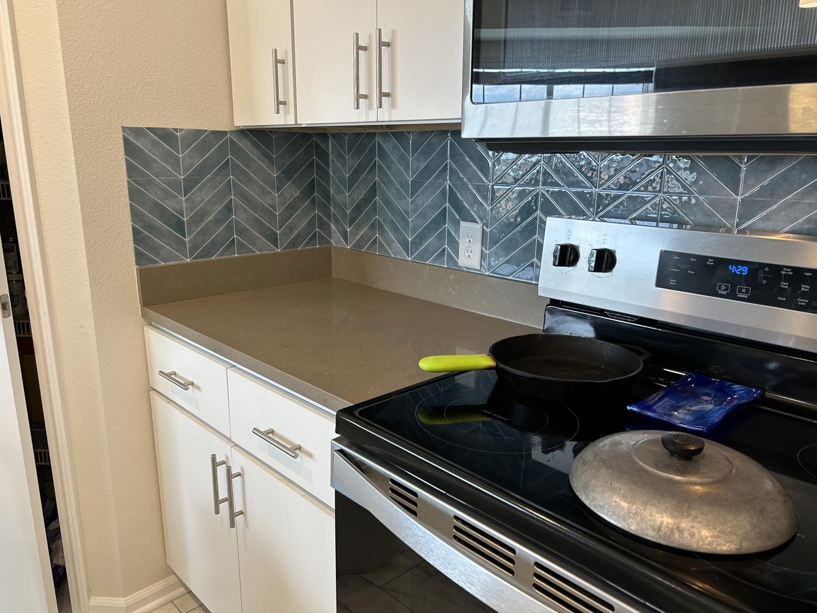 SMART TILES Peel and Stick Backsplash - 5 Sheets of 11.43