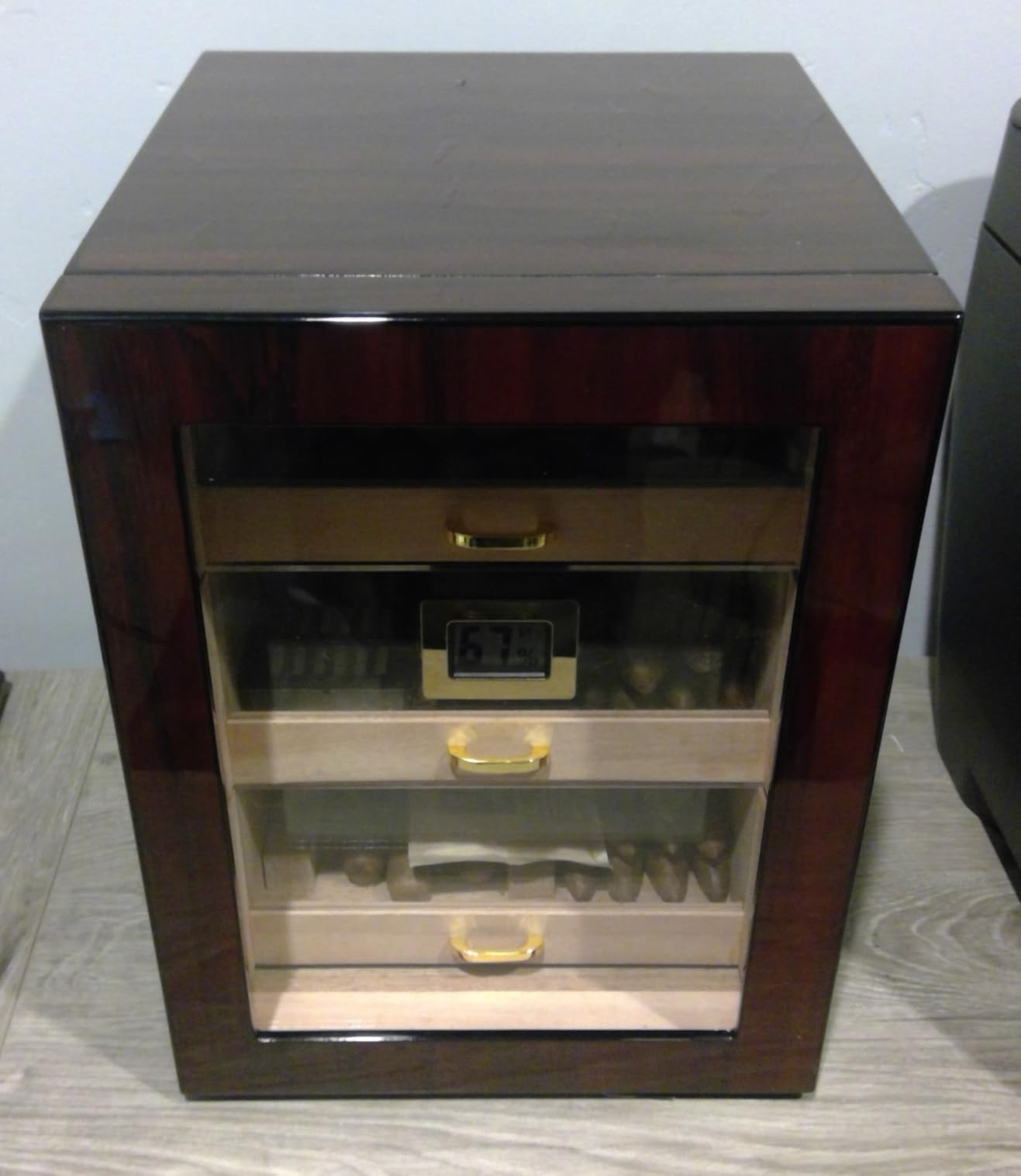 Woodronic Cigar Humidor Cabinet for 100 Cigars with LED Light, Crystal Gel Humidifiers & Humidifier Tray, Humidor Solution, Digital Hygrometer, Spanish Cedar Lined Trays & Divider, Gift for Men customer photo 2