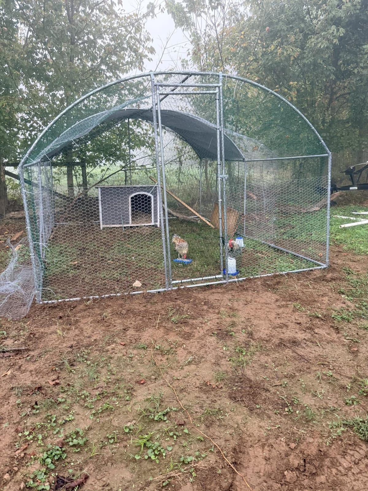 VEVOR Large Metal Chicken Coop, 9.8x13.1x6.5 ft Large Walk in Chicken Runs for Yard with Cover, Hen House Enclosure with Security Lock, Outdoor Duck Rabbit Cage Poultry Pen for Backyard, Farm, Yard customer photo 2