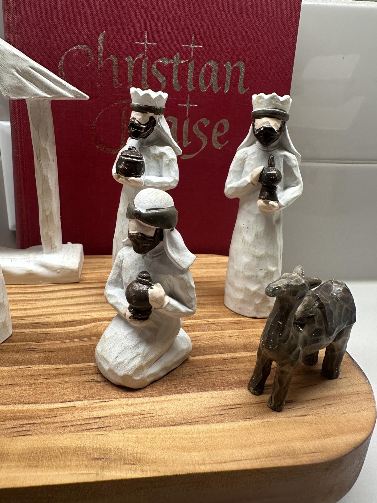 AOMOONOA White Nativity Set, 11Pcs Miniature Nativity Scene Tabletop customer photo 2