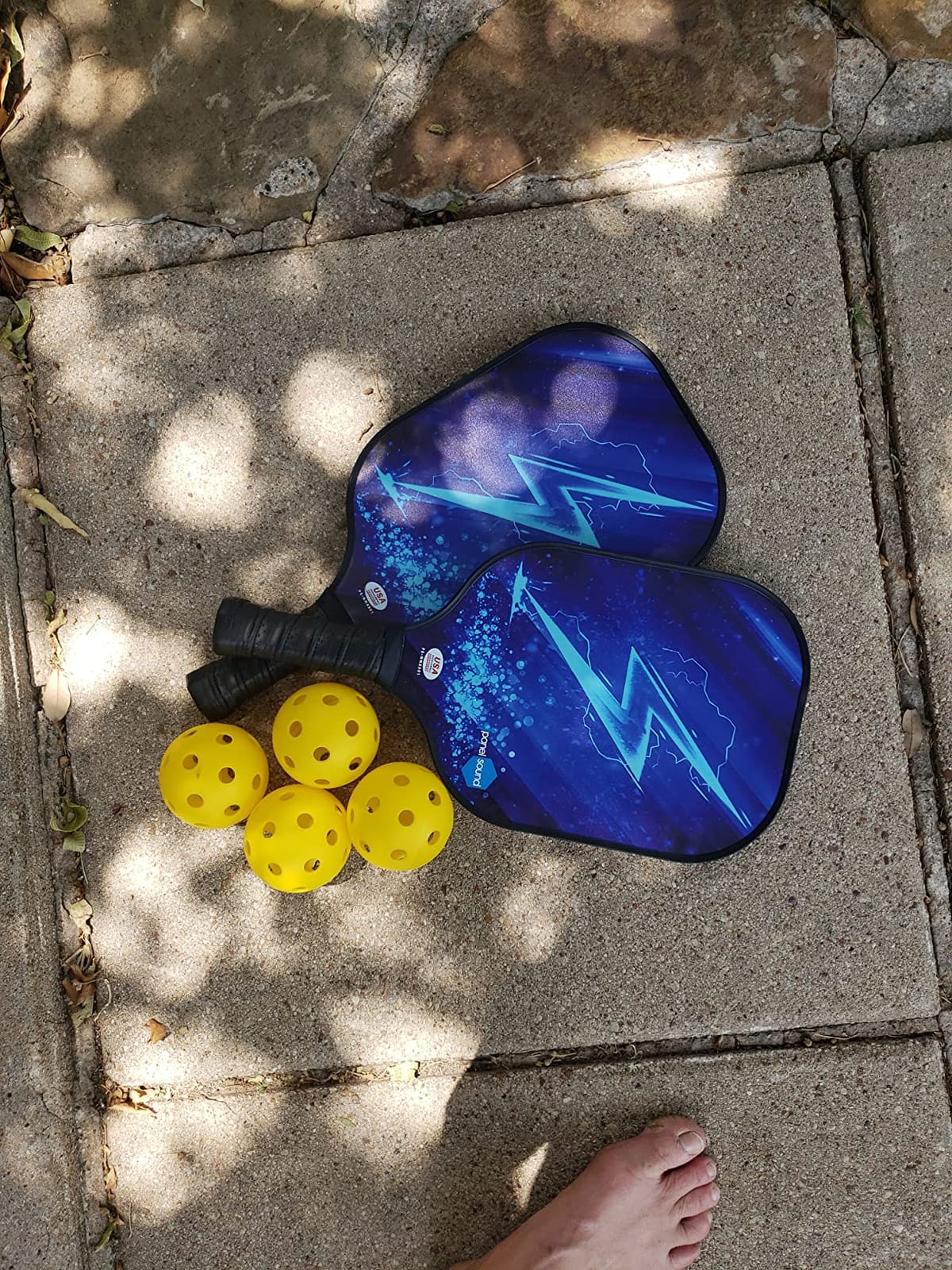 Pickleball Paddles Set of 2 or 4, USAPA Approved Fiberglass Pickleball Racket Set with 4 Outdoor Pickleballs and 1 Carrying Case customer photo 2