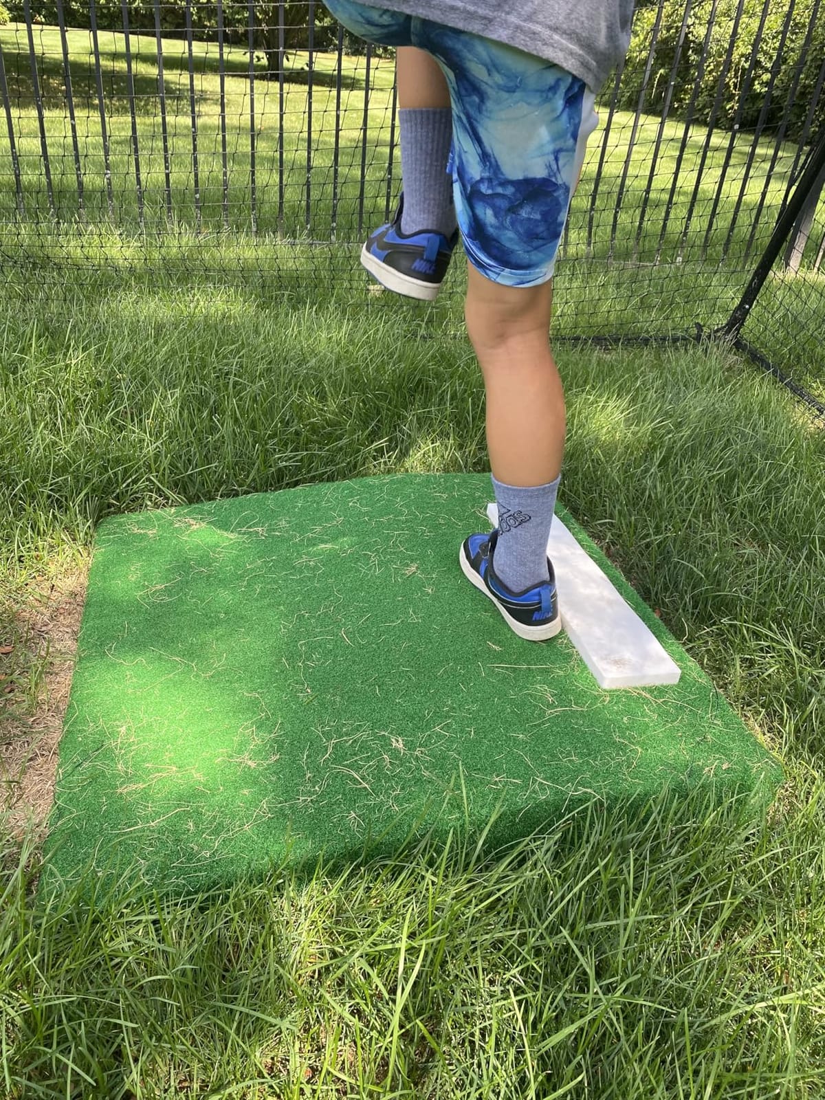 GoSports Portable Pitching Mound for Baseball Pitchers - 30 x 30 x 4 Inch customer photo 2