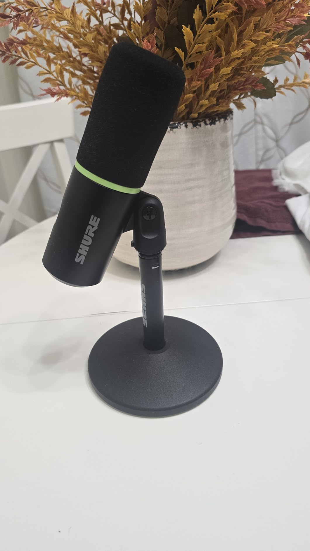 Shure MV6 USB Gaming Microphone for Streaming & Recording | Dynamic USB PC mic with desktop stand, noise cancellation, tap-to-mute and 3.5mm headphone monitoring for gaming customer photo 1