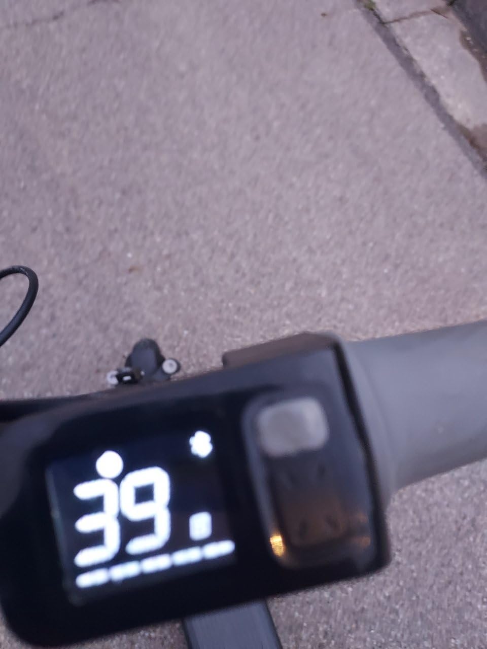 NIU 100P/100F/300P/300X Electric Scooter Adult - E Scooter with Suspension, 600-1000W Peak Power, 18-37.3 Miles Max Range, Top Speed 17.4-23.6MPH, Commuting E-Scooter customer photo 2