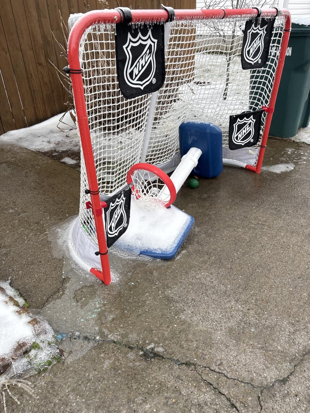 VEVOR Street Hockey Net, Indoor Outdoor Steel Hockey Goal, Official Regulation Pro Hockey Training Goal Set, Portable Hockey Goal with Net, Easy Assemble, 72