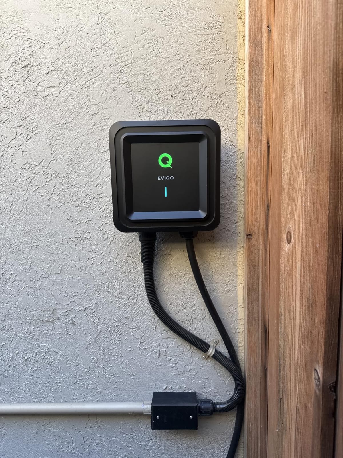 EVIQO Level 2 EV Charger J1772 40A NEMA 14-50 - 240V Wall Charging Station | Plug in, up to 40 mph, 25ft Cable, WiFi (2.4GHz), Smart App, Weatherproof Indoor/Outdoor (IP66, NEMA 4), UL & ETL Certified customer photo 2