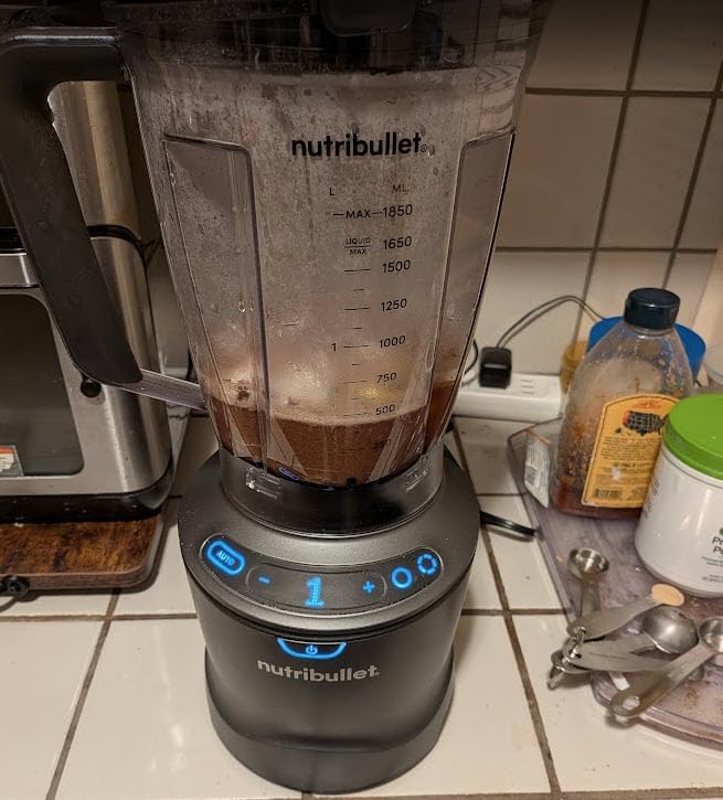 nutribullet SmartSense Blender Combo, 1400W, 64oz Pitcher, 32oz & 24oz Cups, 5-Speed, Smoothies, Ice and Frozen Fruit, Nut Milk, Soup, Gunmetal Gray, NBF50700 customer photo 1