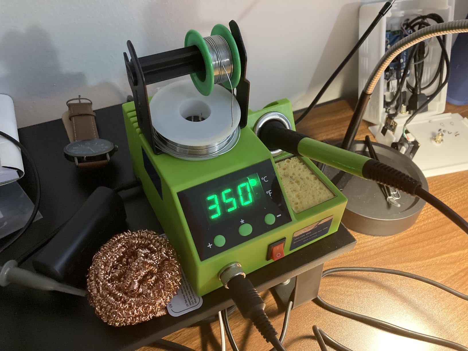 Soldering Station, 100W Digital Display Soldering Iron Station Kit with 2 Helping Hands, 356°F - 896°F, Auto Sleep, °C/°F Conversion, Solder Wire, Tips, Stand, Pump, Tweezers, Tip Cleaner, Green customer photo 1