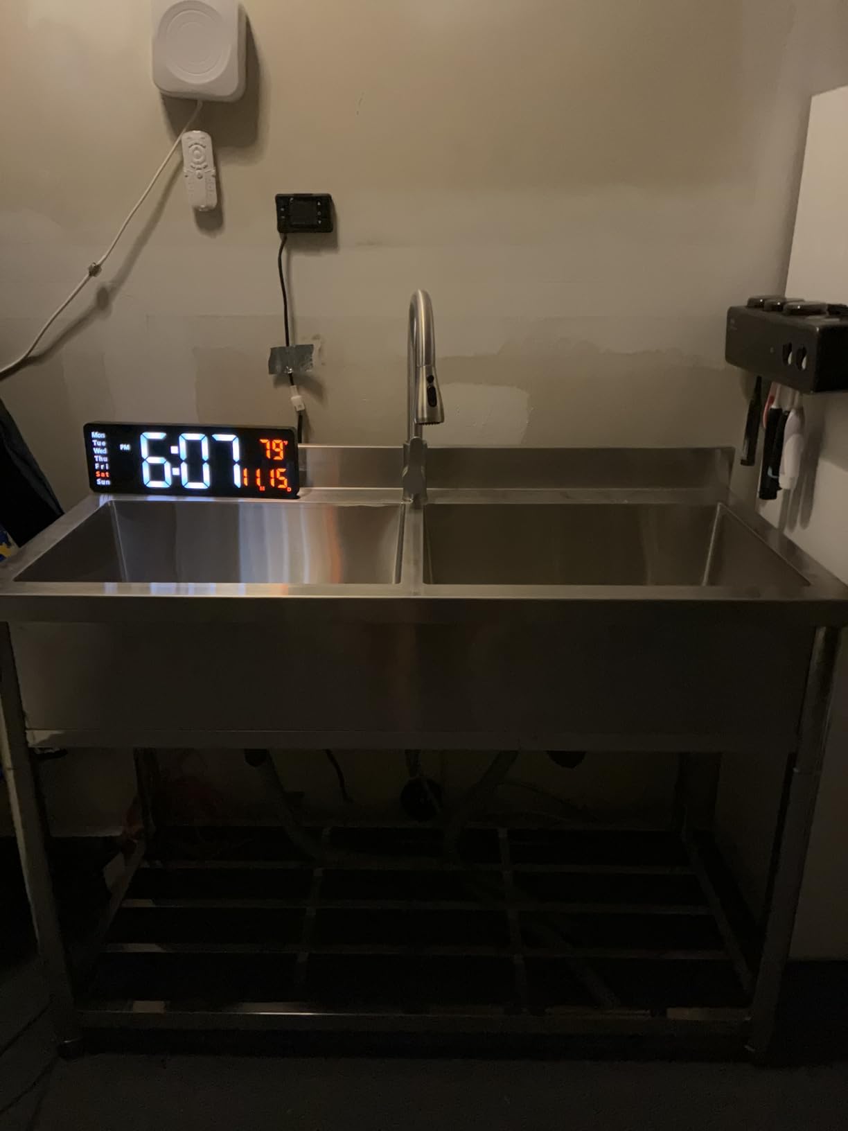 2-Compartment Commercial Sink Large Stainless Steel Utility Sink | Free Standing Kitchen Sink Double Bowl with Pull-out Faucet for Restaurant Garage Shop Cafe Outdoor customer photo 1
