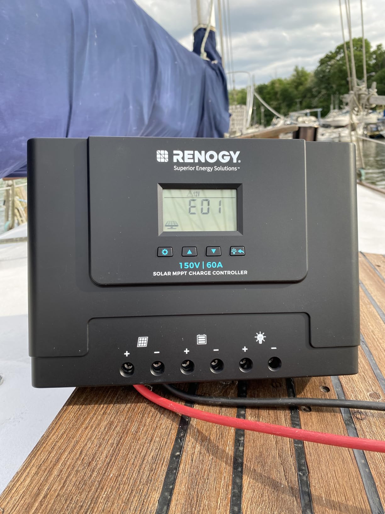 Renogy 60A MPPT Solar Charge Controller 12V/24V/36V/48V Auto, 150V Maximum Solar Input, for Gel Sealed Flooded and Lithium Battery, Rover Lite 60A customer photo 1