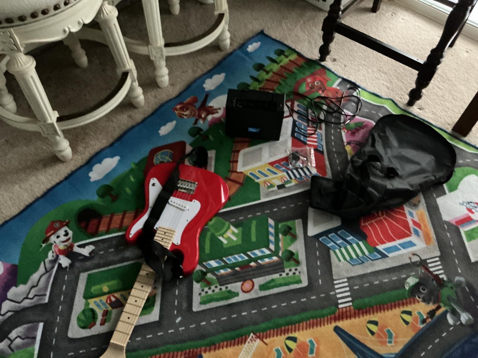 32 Inch Kids Electric Guitar Beginner Kit, Junior Size Mini Electric Guitar for Children with 5W Amplifier and Guitar bag, Unisex Red customer photo 2