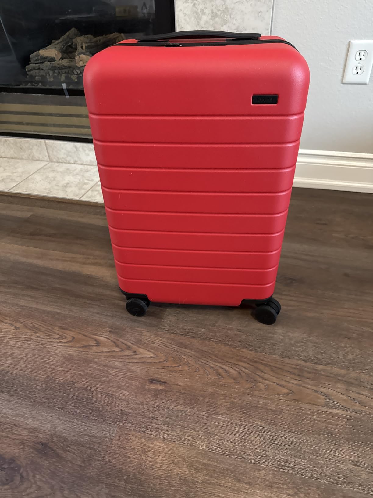 Away The Carry-On Luggage, 22-inch Lightweight Hardside Spinner Suitcase | Durable & Lightweight, Premium 360° Spinner Wheels, Interior Compression System, TSA-Approved Lock, Jet Black customer photo 1